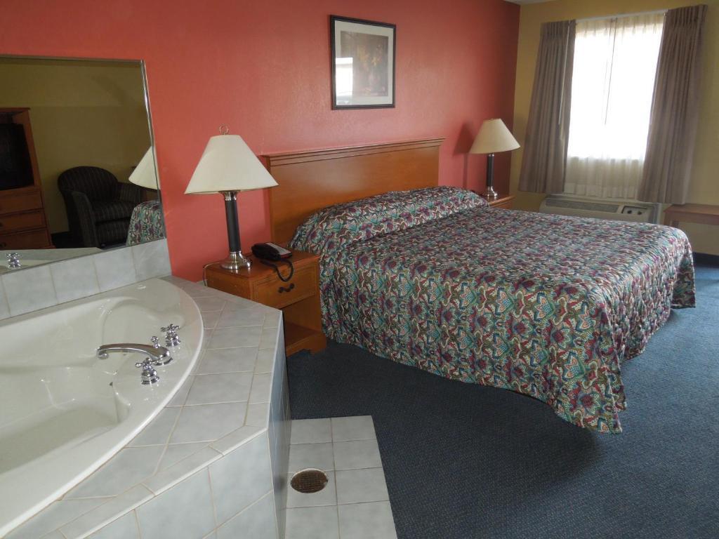 Kozy Inn Columbus Room photo
